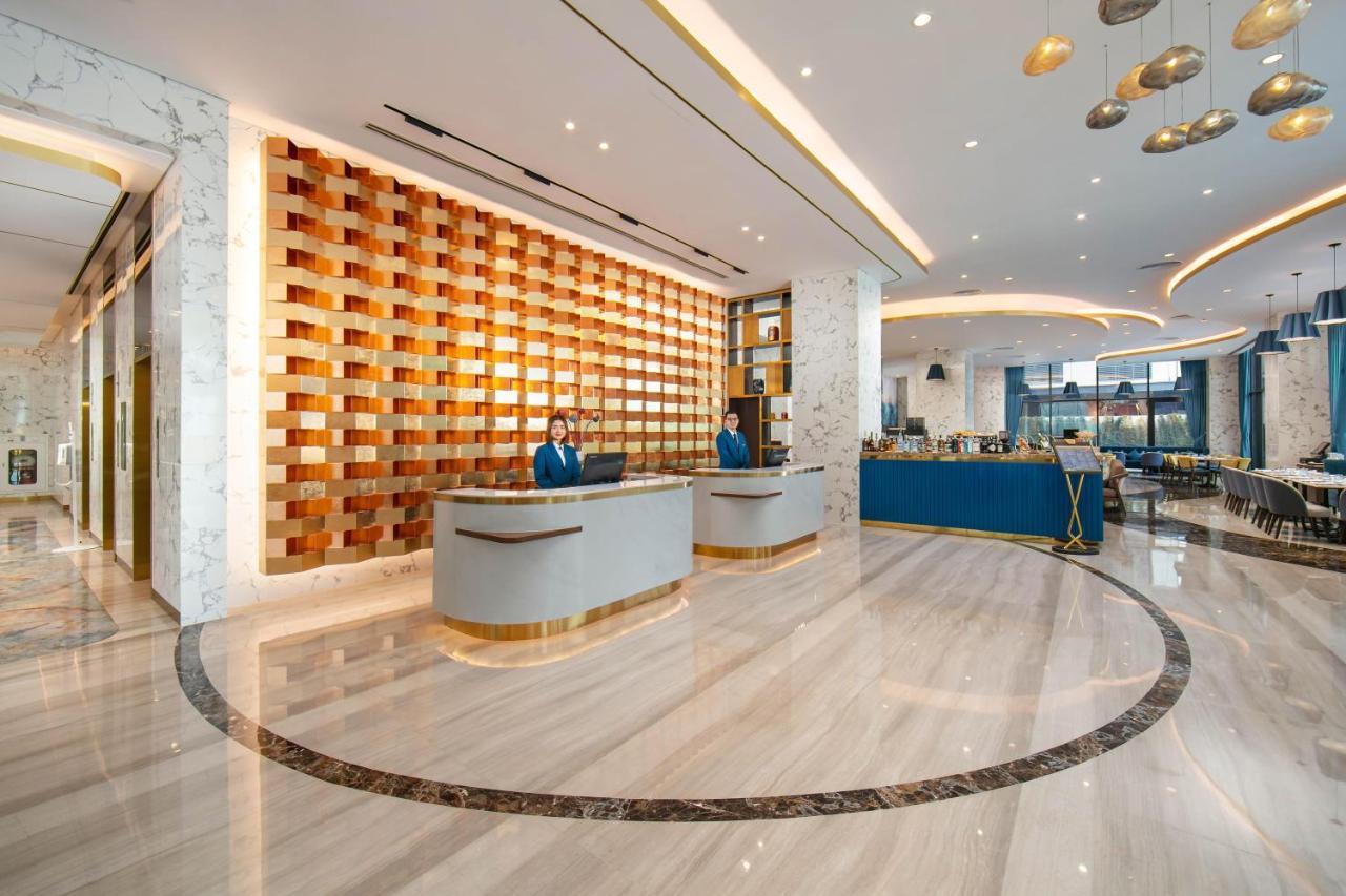 Moevenpick Living West Hanoi Buitenkant foto