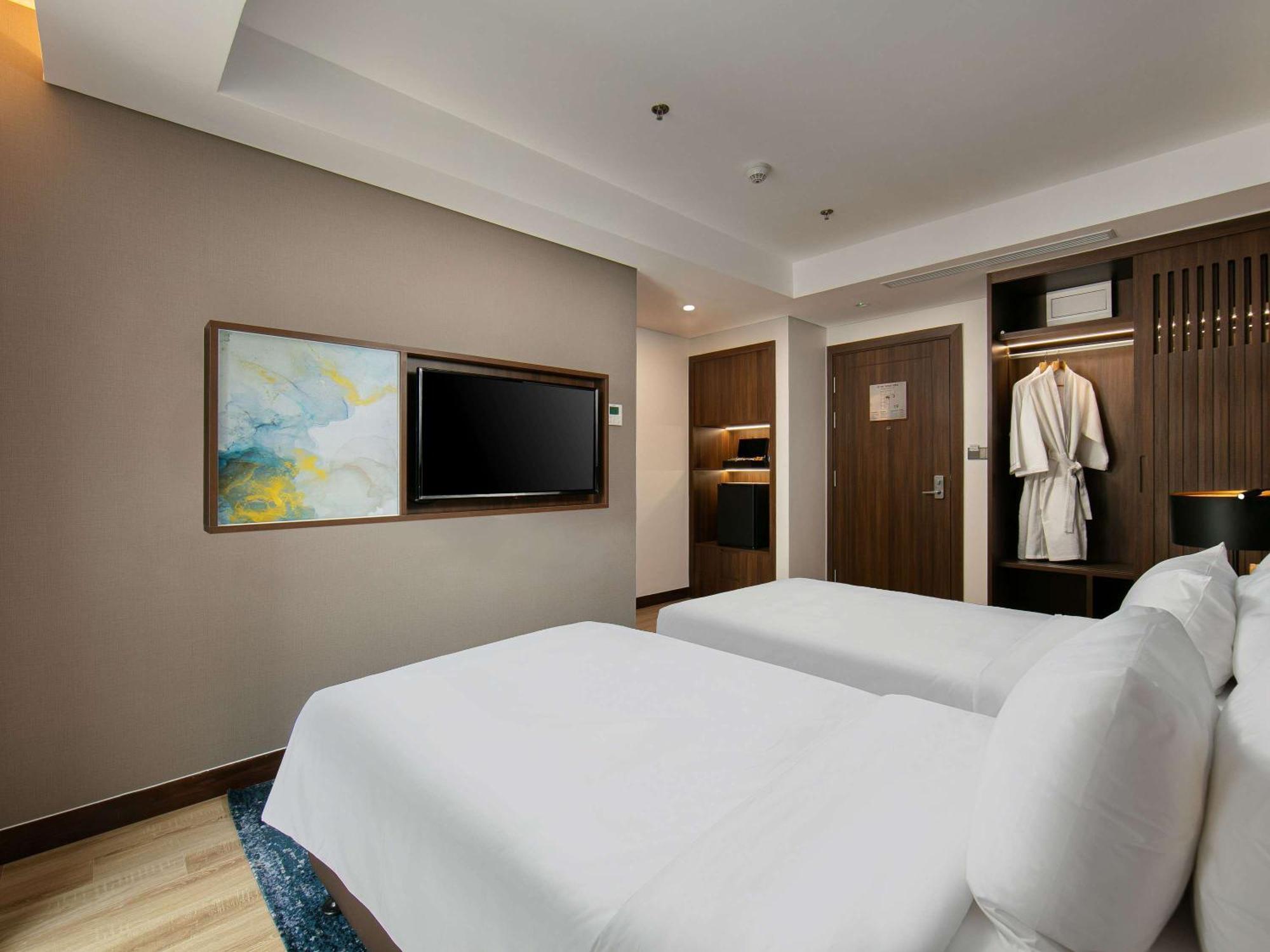 Moevenpick Living West Hanoi Buitenkant foto